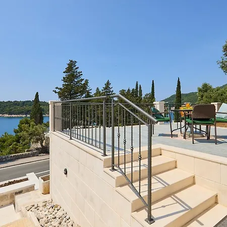 Bay View House *