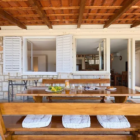 Bay View House 펜션 자톤