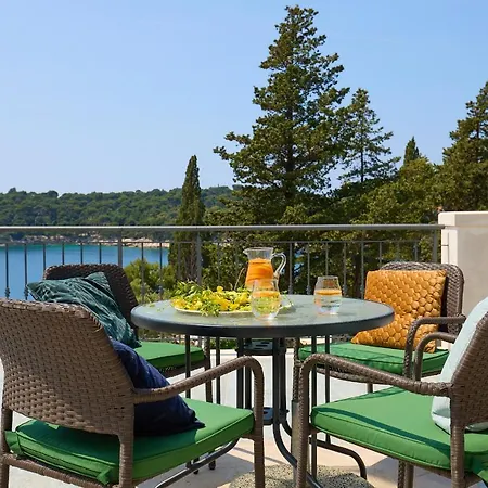 Bay View House 펜션 자톤